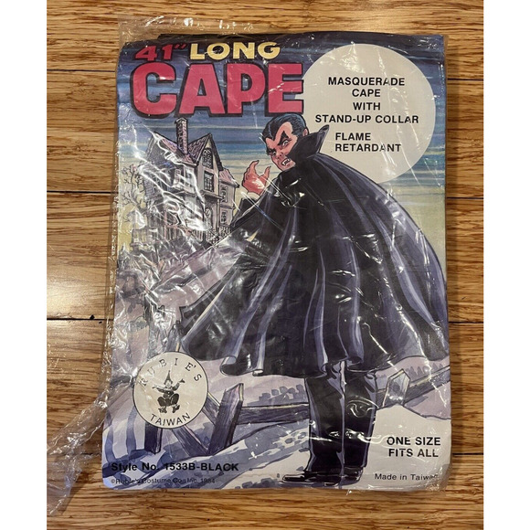 RARE Vintage Rubie's Full Length Cape (41 in.) - NOS Vampire Halloween Costume - Picture 1 of 4